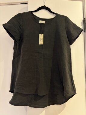 Amanda Moss Linen Short Sleeve Tunic Top